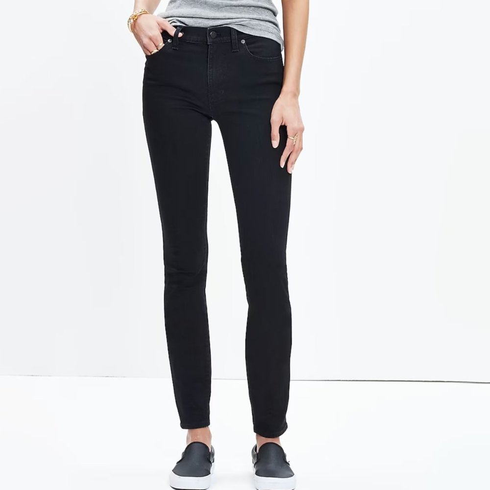 9" High-Rise Skinny Jeans in Black - Size 28
